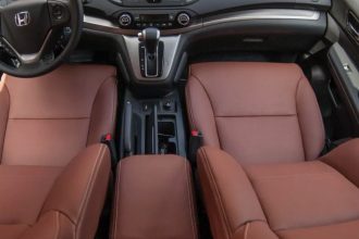 Самые стильные материалы для отделки салона в 2026 году